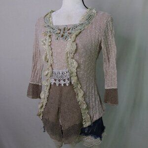 Pretty Angel | Embroidered Lace 3/4 Sleeve Top Small